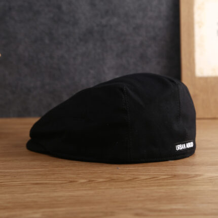 Chapeau béret à revers tendance et à la mode pour femmes