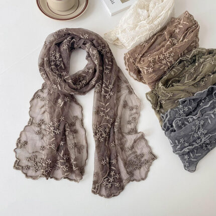 Foulard en soie avec lace brodé à la mode pour les femmes